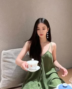 极品美女花活很会玩