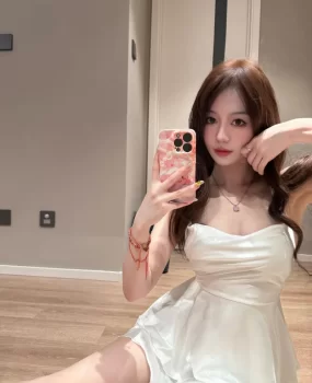 舞蹈老师思思 刚下水