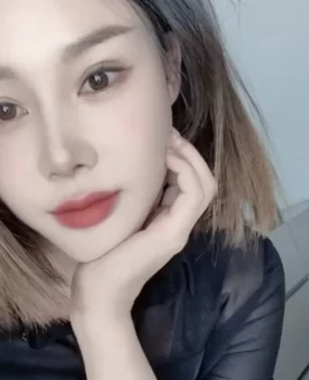 南岸美艳少妇