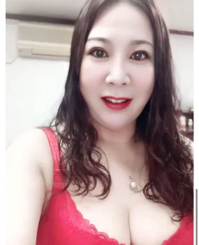 胸围38D的老少妇，经典莞式