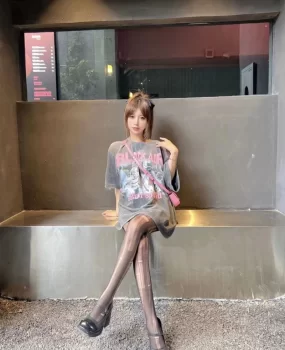 性感长腿摄影师女神丝袜起勾丝了真美很好撕