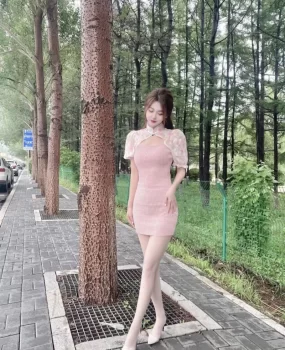 诱惑性感肉丝袜金融公司白领修长美腿小娘子下班兼