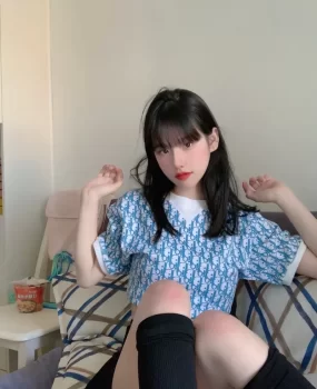 广州年轻妩媚的小骚货