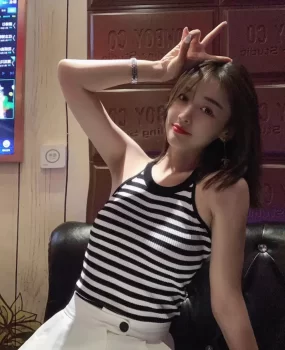 高冷妹子讲课时配合度极高